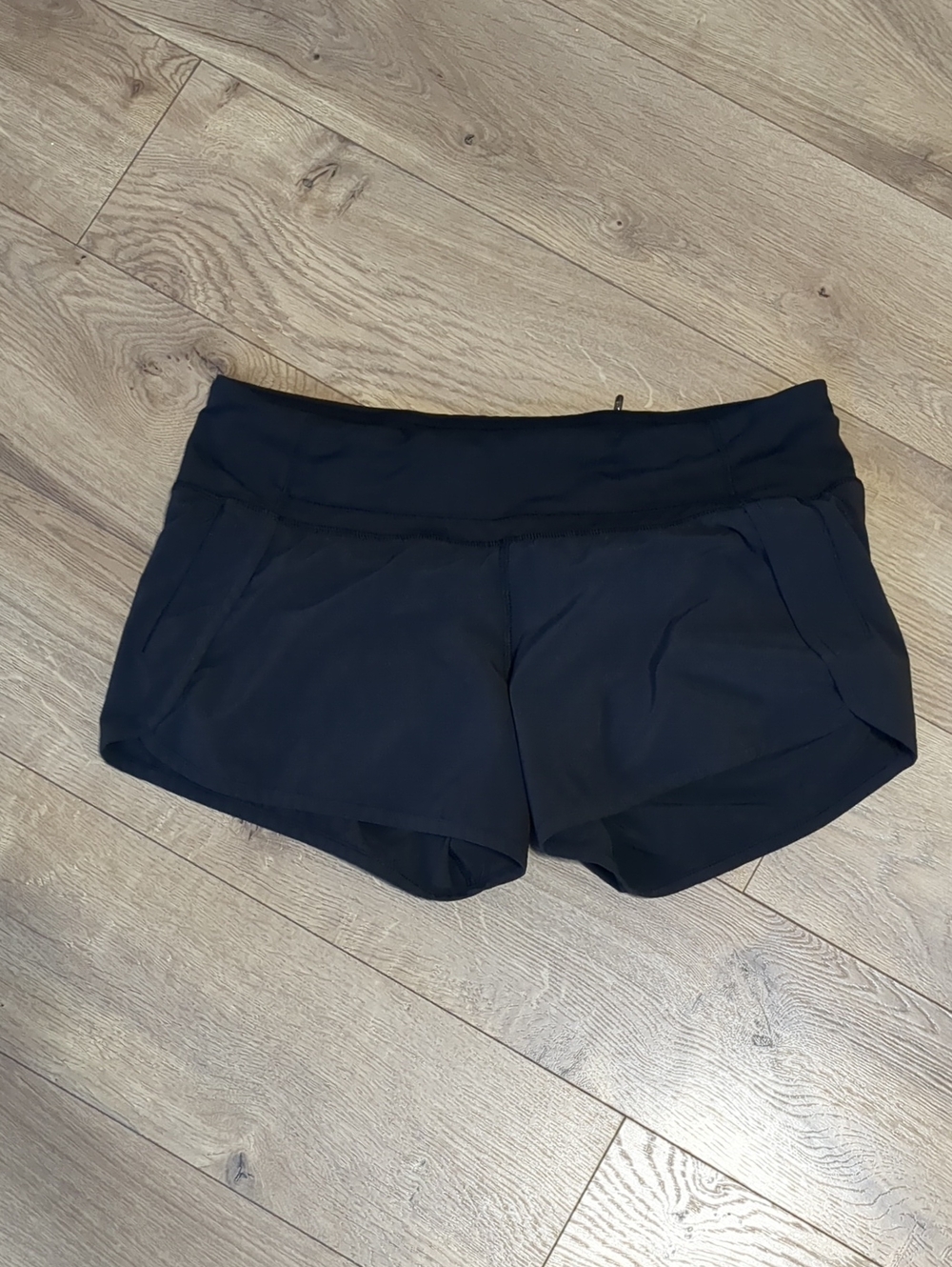 Lululemon Athletica shorts black pocket Size 8 - Picture 2 of 9